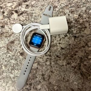 Apple Watch Series 5 40mm rose gold color